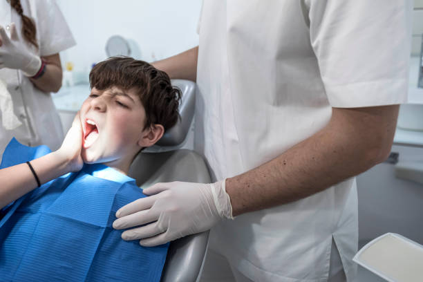 Best Emergency Tooth Extraction in New Franklin, MO